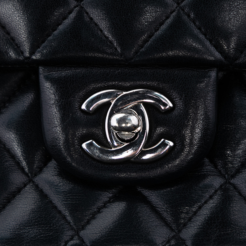 Pre-Loved Chanel Medium Classic Lambskin Double Flap - Picture 5 of 7